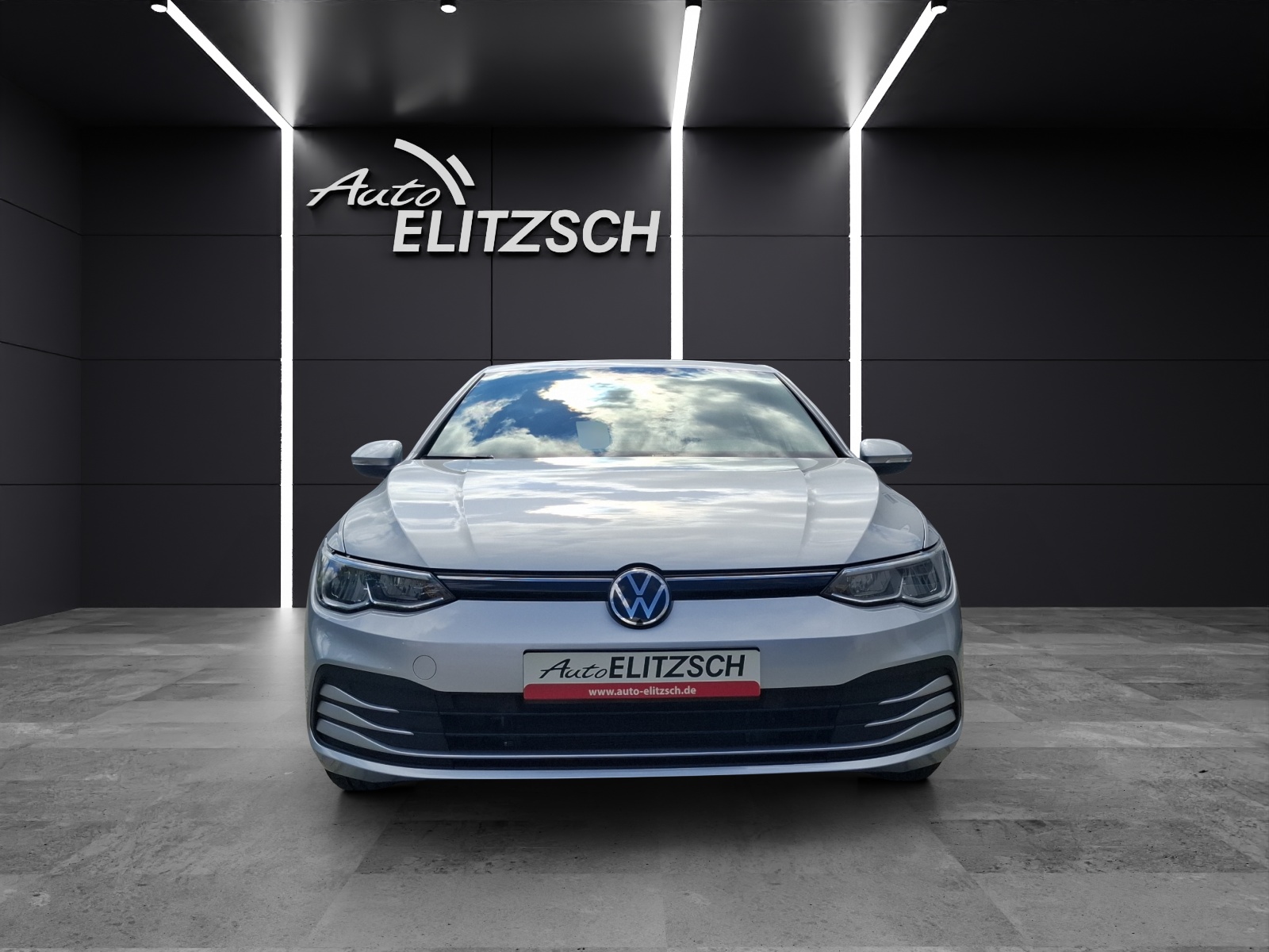 Fahrzeugabbildung Volkswagen Golf VIII TDI Life DSG LED Navi AID ACC PDC SH LM