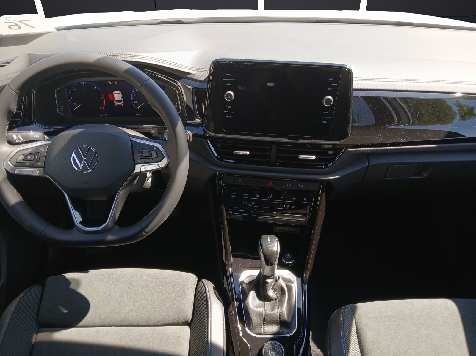 Fahrzeugabbildung Volkswagen T-Roc Style 2.0 l TDI SCR 4MOTION 110 kW 2.0l TDI DSG Style 4Motion AHZV IQ.LIGHT