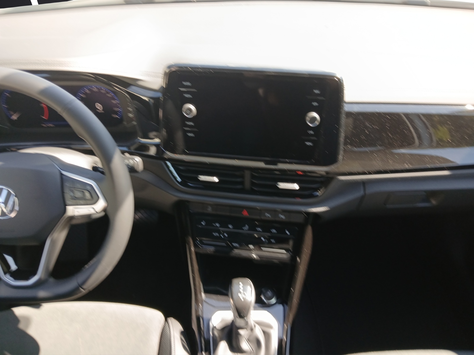 Fahrzeugabbildung Volkswagen T-Roc Style 2.0 l TDI SCR 4MOTION 110 kW 2.0l TDI DSG Style 4Motion AHZV IQ.LIGHT