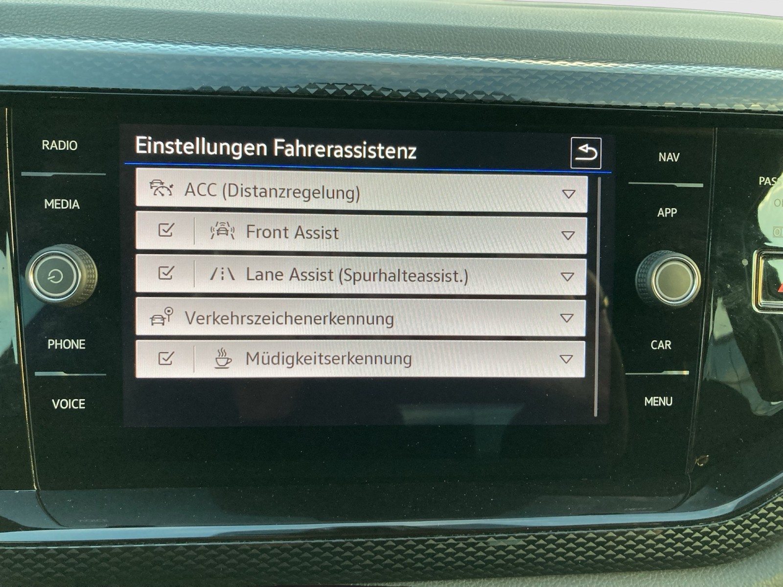 Fahrzeugabbildung Volkswagen Polo TSI Active DSG LED Navi ACC PDC SH