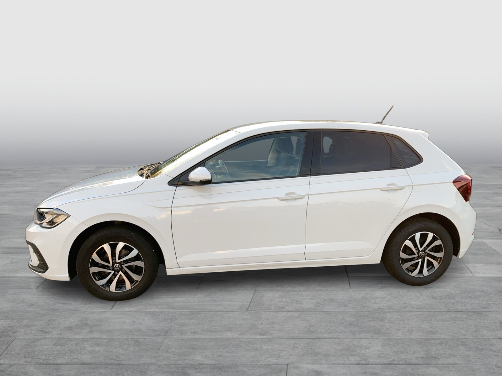 Fahrzeugabbildung Volkswagen Polo TSI Active DSG LED Navi ACC PDC SH
