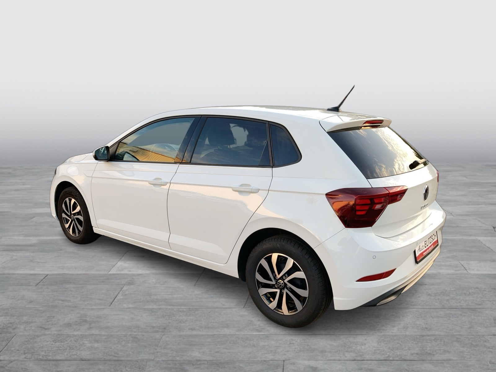 Fahrzeugabbildung Volkswagen Polo TSI Active DSG LED Navi ACC PDC SH