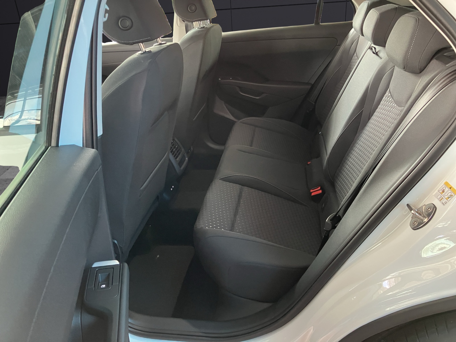 Fahrzeugabbildung Volkswagen T-Roc Life eTSI NAVI