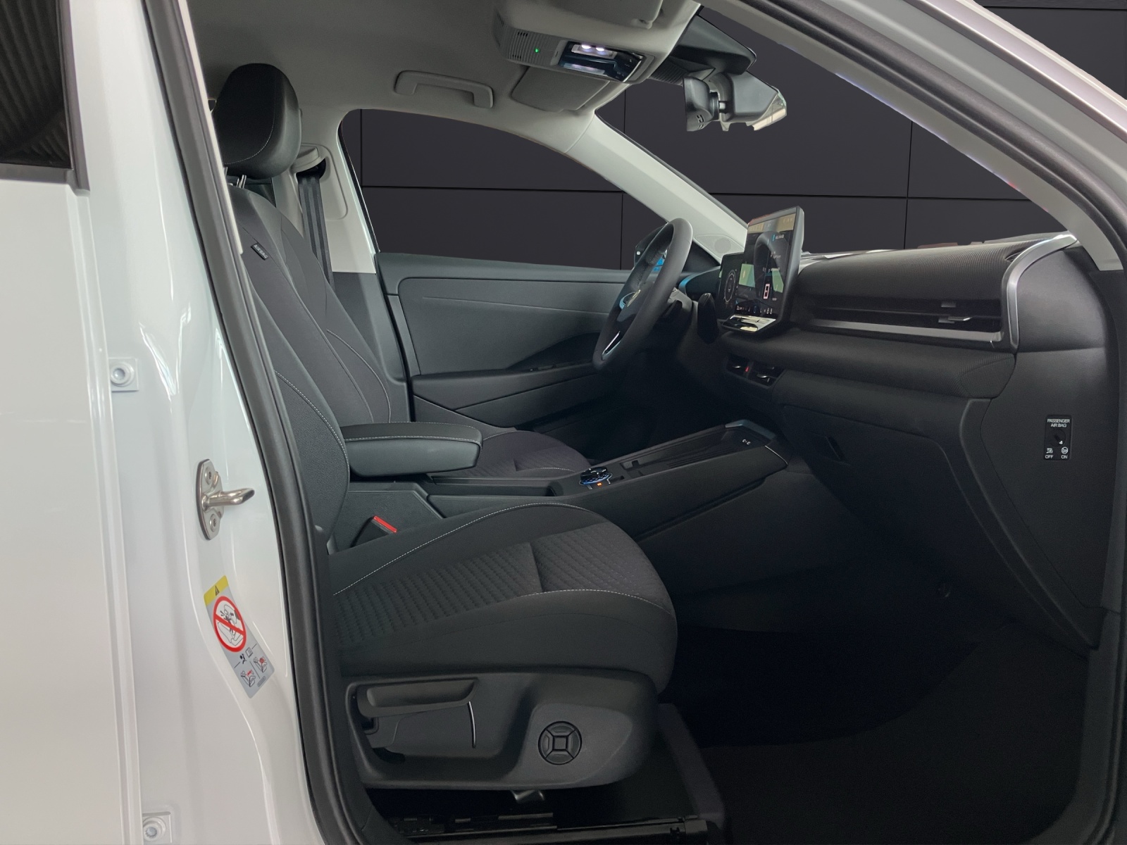 Fahrzeugabbildung Volkswagen T-Roc Life eTSI NAVI