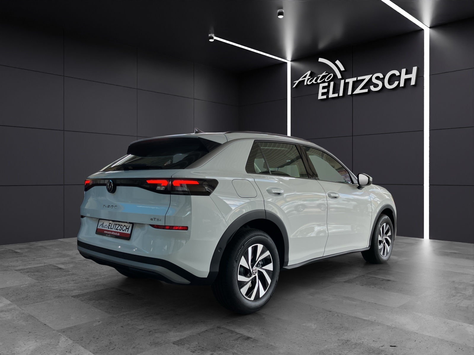 Fahrzeugabbildung Volkswagen T-Roc Life eTSI NAVI