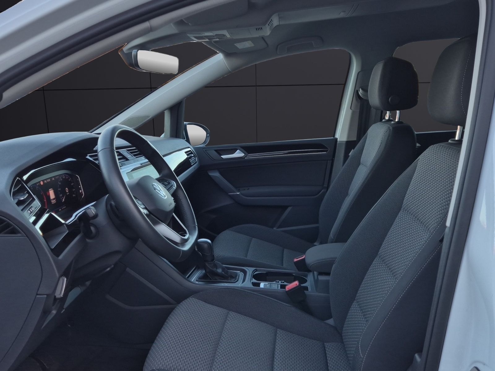 Fahrzeugabbildung Volkswagen Touran TSI Comfortline DSG R-Line LED Navi AID ACC RFK SH