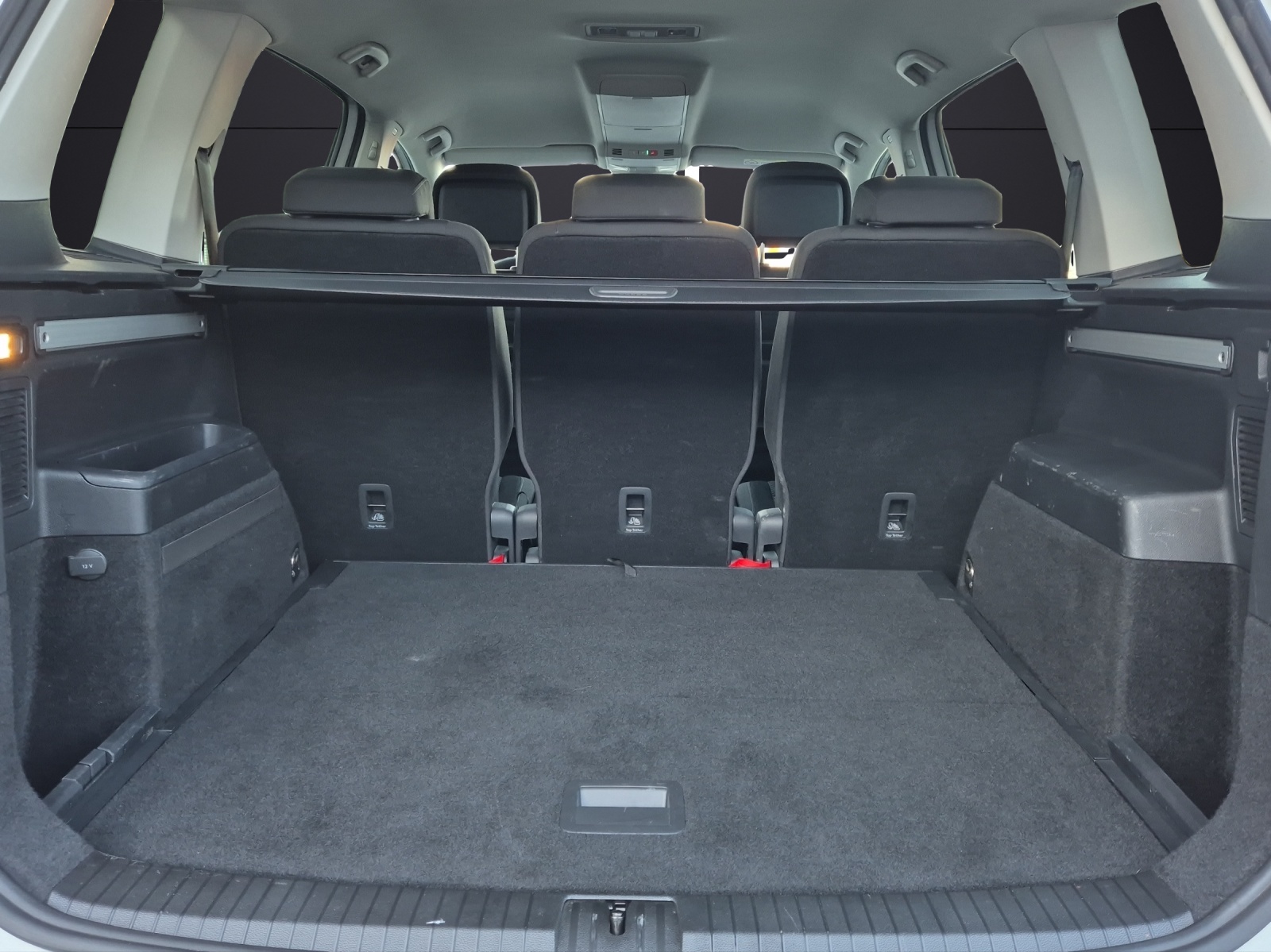 Fahrzeugabbildung Volkswagen Touran TSI Comfortline DSG R-Line LED Navi AID ACC RFK SH