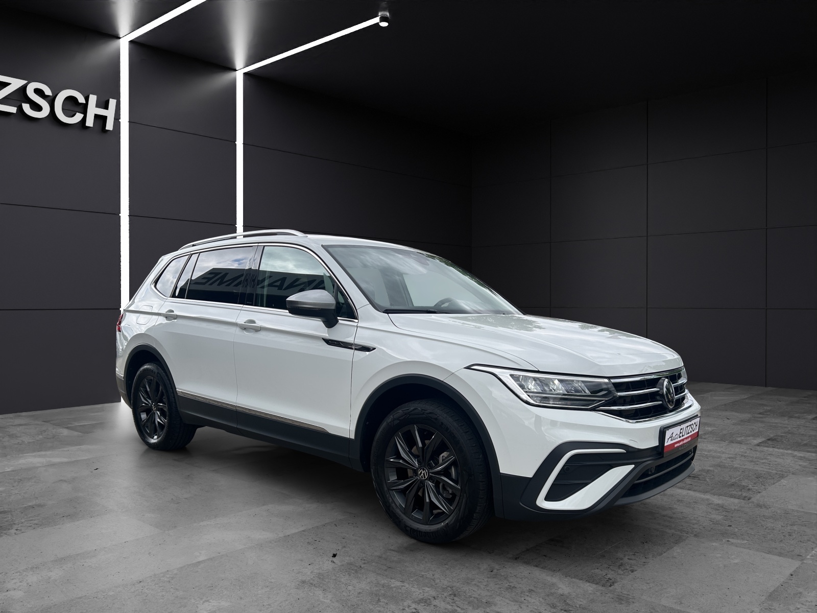 Fahrzeugabbildung Volkswagen Tiguan Allspace TDI Life DSG LED AHK CarPlay AID ACC PDC SH 18