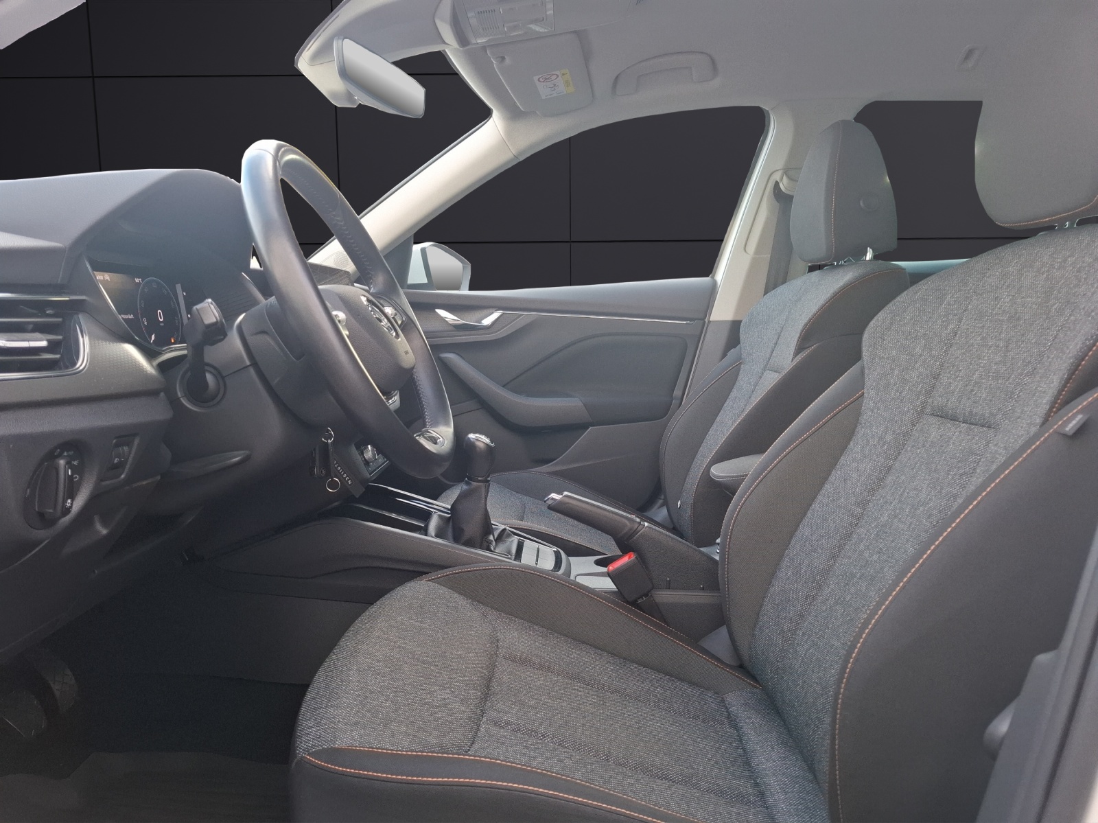 Fahrzeugabbildung SKODA Kamiq TSI Clever LED Navi AID GRA PDC SH LM