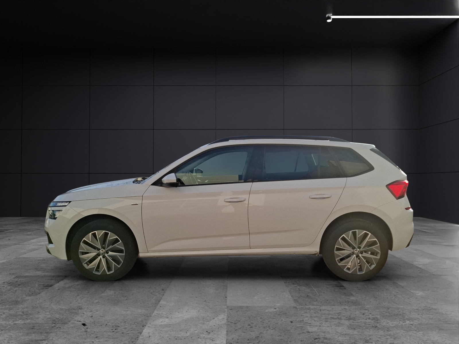 Fahrzeugabbildung SKODA Kamiq TSI Clever LED Navi AID GRA PDC SH LM