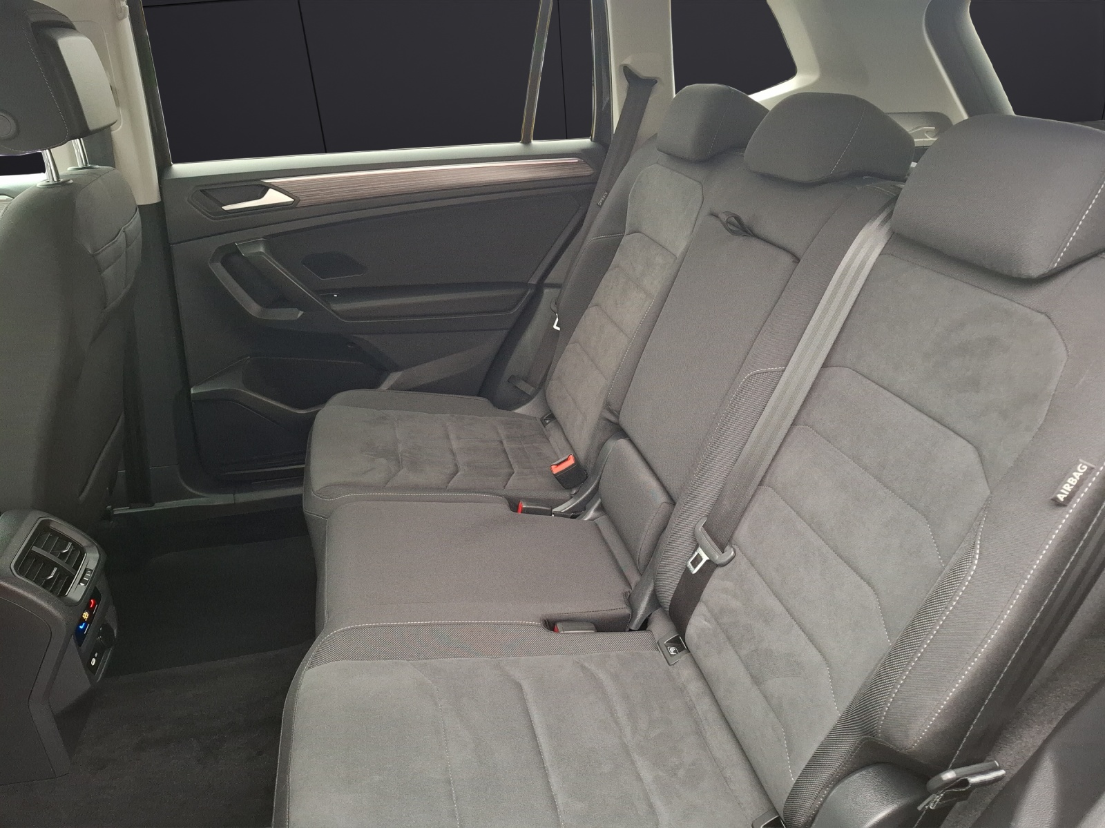 Fahrzeugabbildung Volkswagen Tiguan Allspace TDI Elegance DSG 4M Matrix Navi AID HUD ACC RFK SH 19