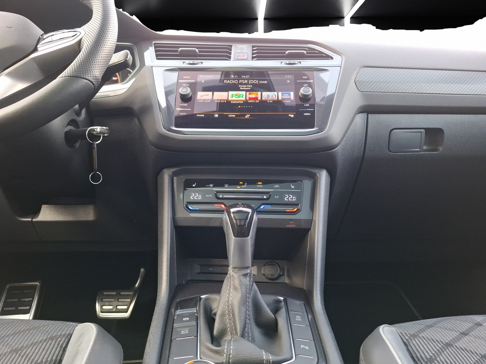 Fahrzeugabbildung Volkswagen Tiguan Allspace TDI R-Line DSG 4M Matrix Navi Pano HUD AID ACC RFK SH 20