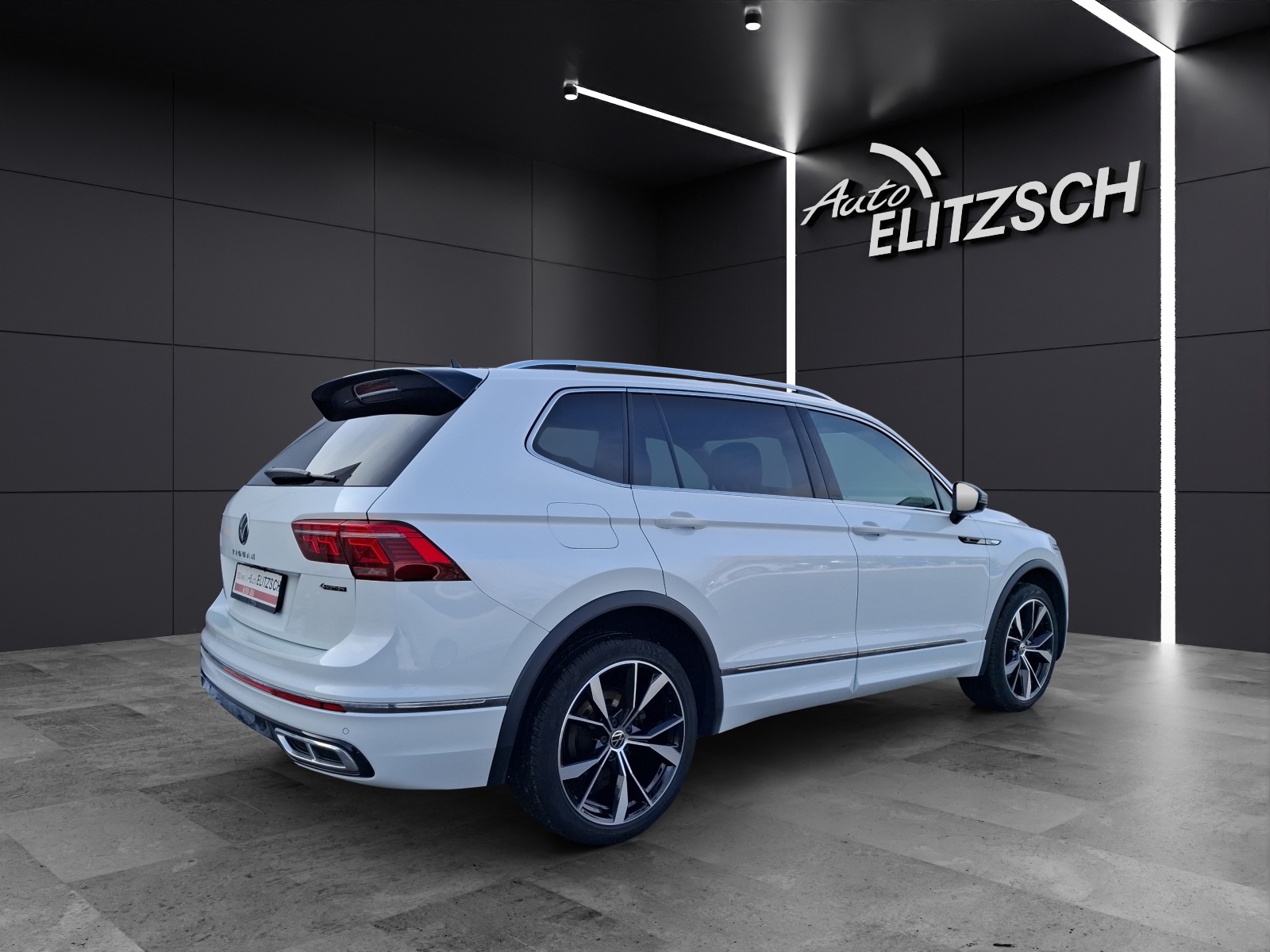 Fahrzeugabbildung Volkswagen Tiguan Allspace TDI R-Line DSG 4M Matrix Navi Pano HUD AID ACC RFK SH 20