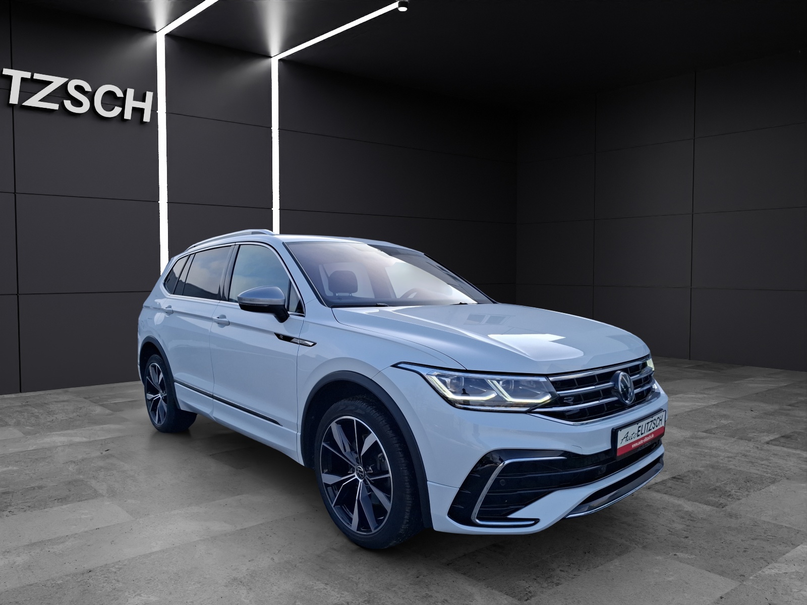 Fahrzeugabbildung Volkswagen Tiguan Allspace TDI R-Line DSG 4M Matrix Navi Pano HUD AID ACC RFK SH 20