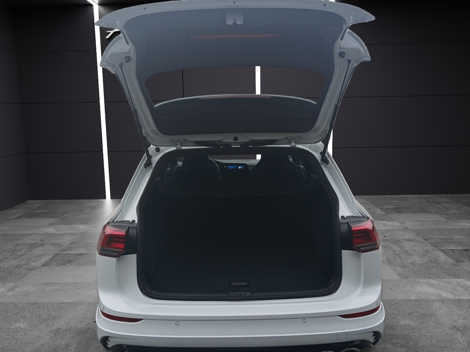 Fahrzeugabbildung Volkswagen Golf VIII Variant R DSG 4M LEDplus AHK Navi Harmann AID ACC RFK SH 19