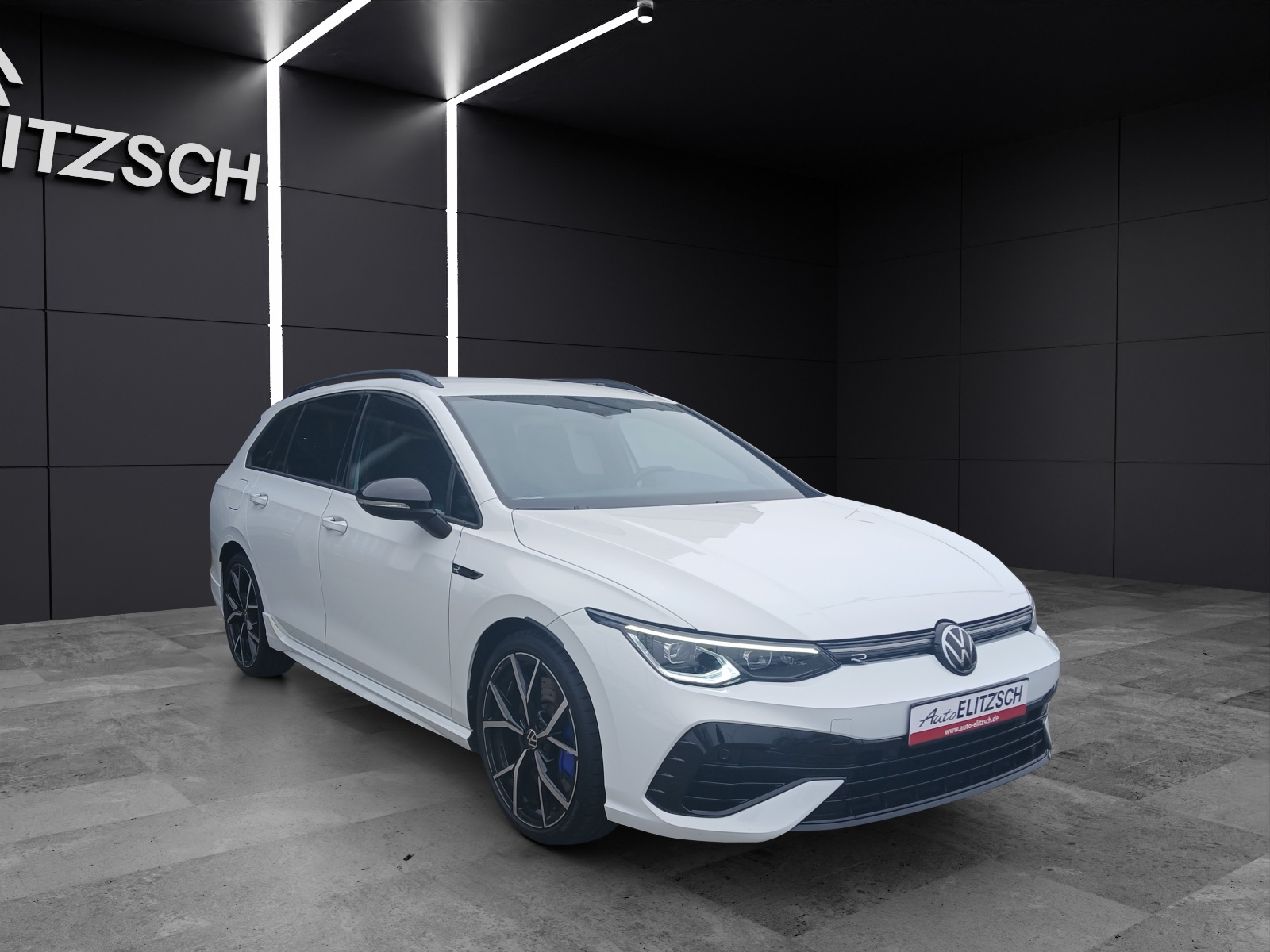 Fahrzeugabbildung Volkswagen Golf VIII Variant R DSG 4M LEDplus AHK Navi Harmann AID ACC RFK SH 19