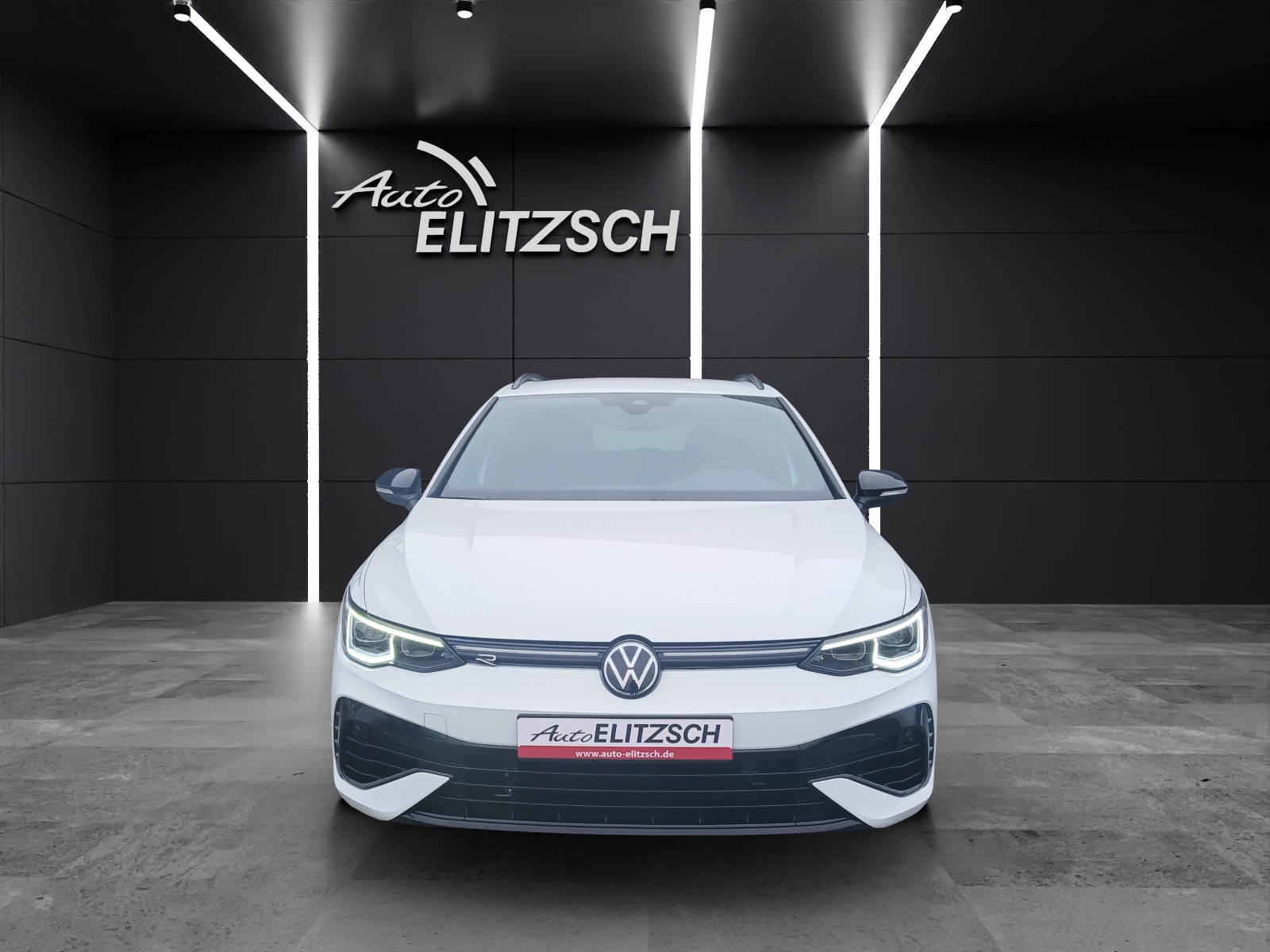 Fahrzeugabbildung Volkswagen Golf VIII Variant R DSG 4M LEDplus AHK Navi Harmann AID ACC RFK SH 19