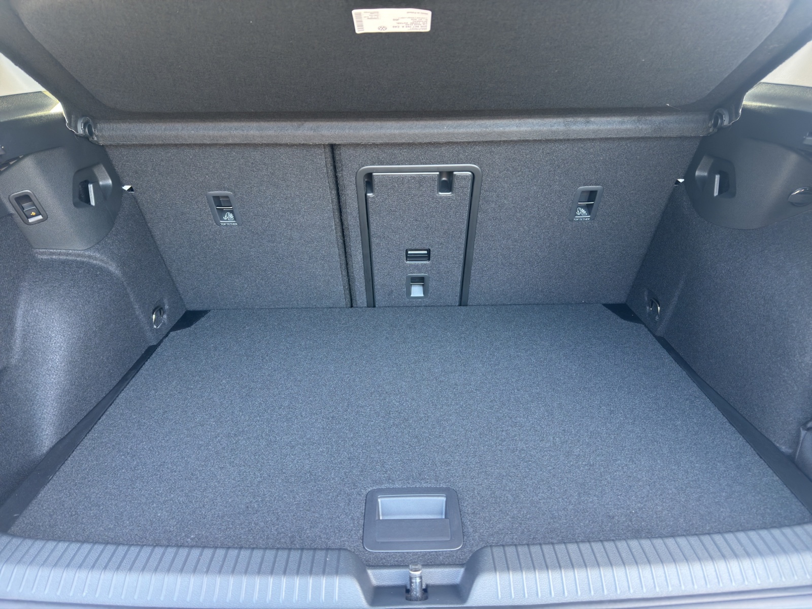 Fahrzeugabbildung Volkswagen Golf Life AHZV LED DAB ACC