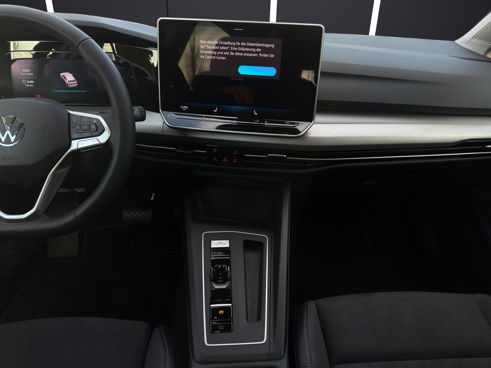 Fahrzeugabbildung Volkswagen Golf Life AHZV LED DAB ACC