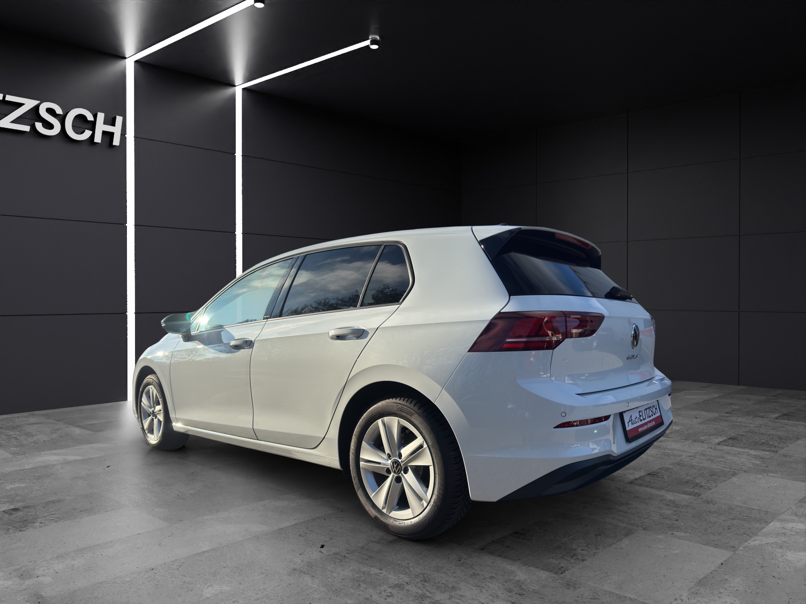 Fahrzeugabbildung Volkswagen Golf Life AHZV LED DAB ACC