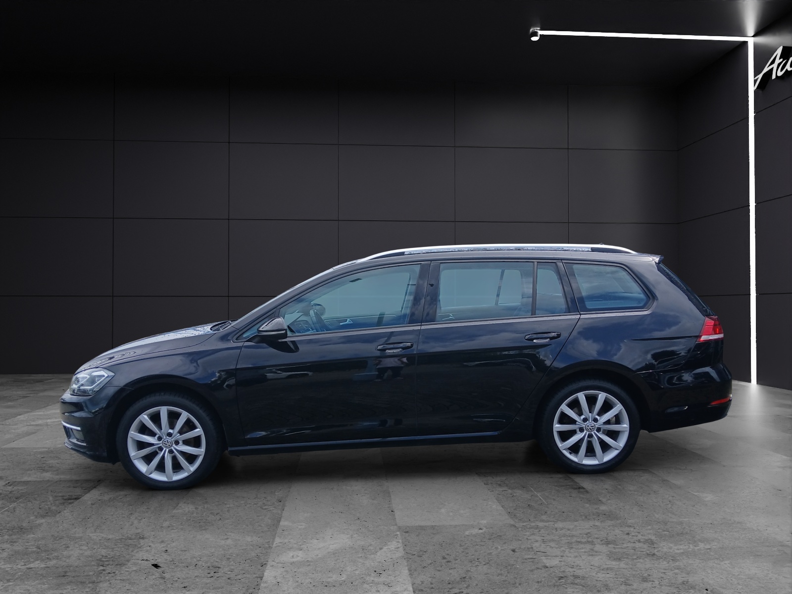 Fahrzeugabbildung Volkswagen Golf VII Variant TSI Comfortline LED Navi GRA PDC SH LM