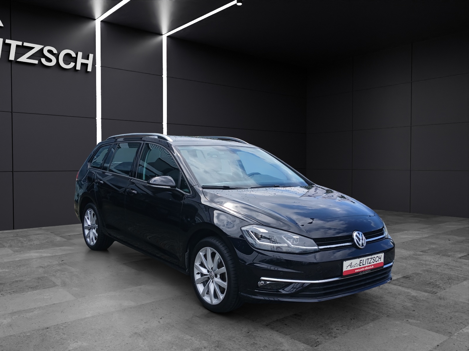 Fahrzeugabbildung Volkswagen Golf VII Variant TSI Comfortline LED Navi GRA PDC SH LM