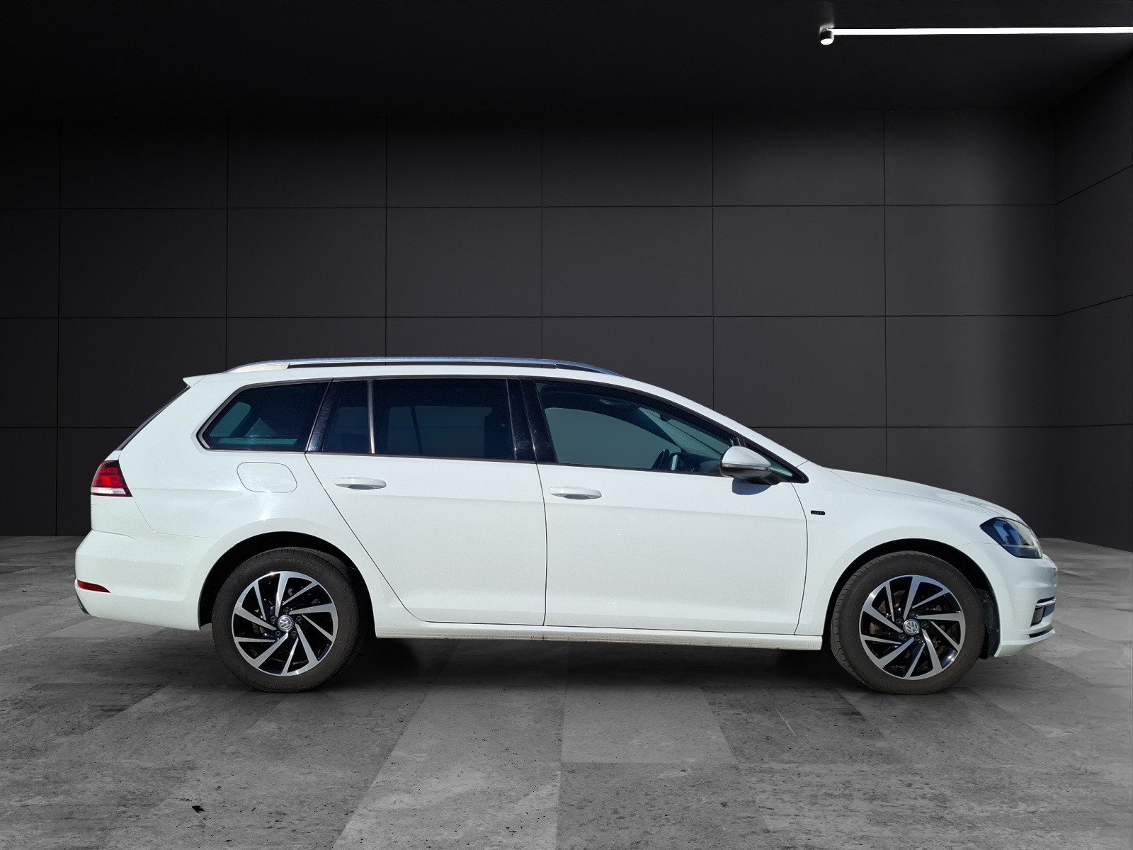 Fahrzeugabbildung Volkswagen Golf VII Variant TDI Join AHK Navi Climatronic PDC SH LM