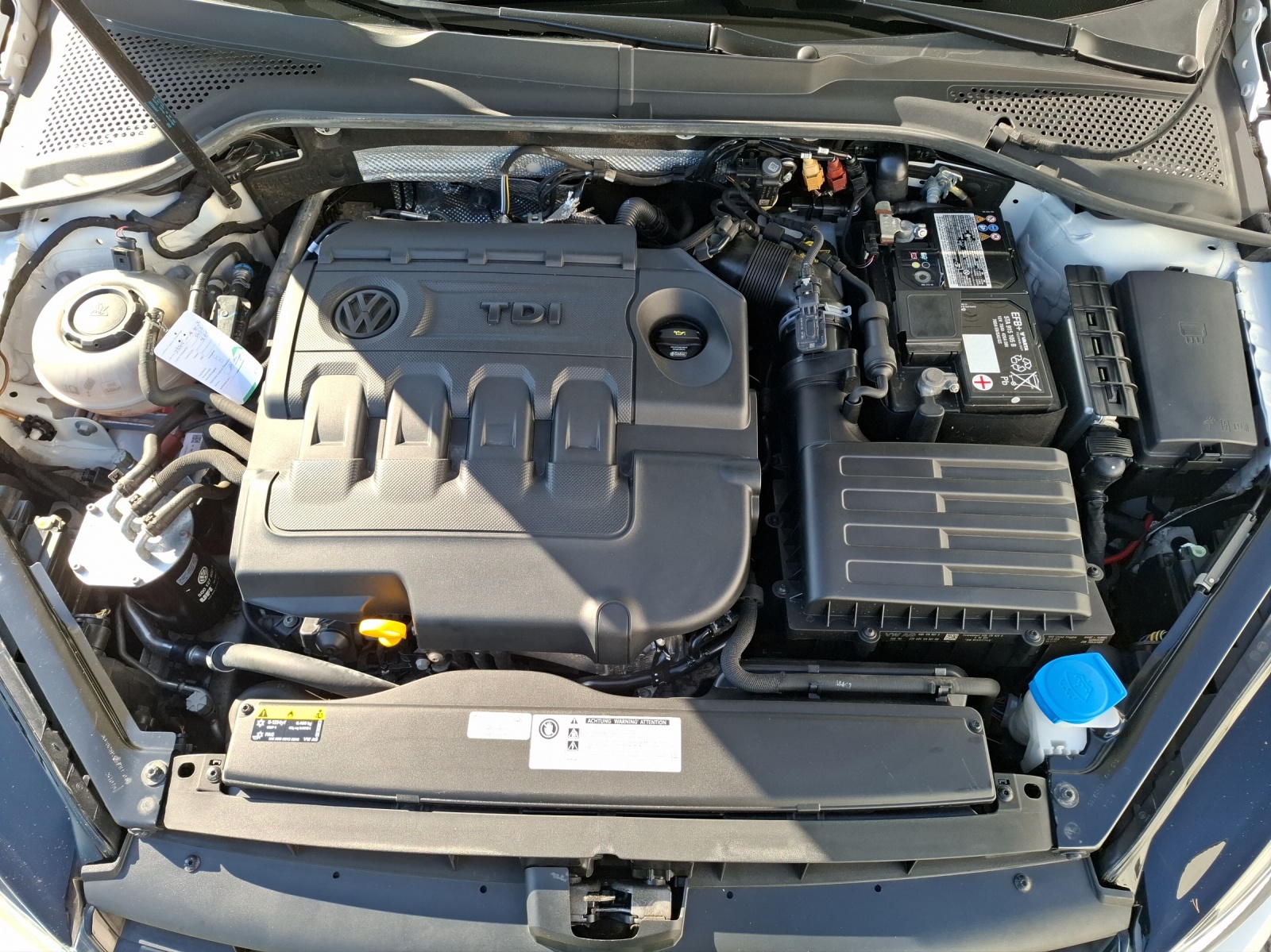 Fahrzeugabbildung Volkswagen Golf VII Variant TDI Join AHK Navi Climatronic PDC SH LM