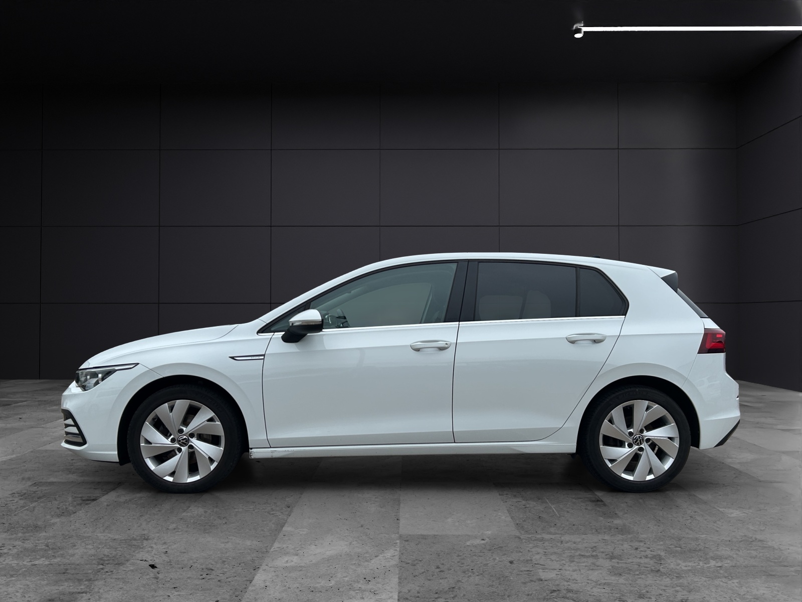 Fahrzeugabbildung Volkswagen Golf VIII TSI Style Matrix Navi ACC STHZ PDC SHZ