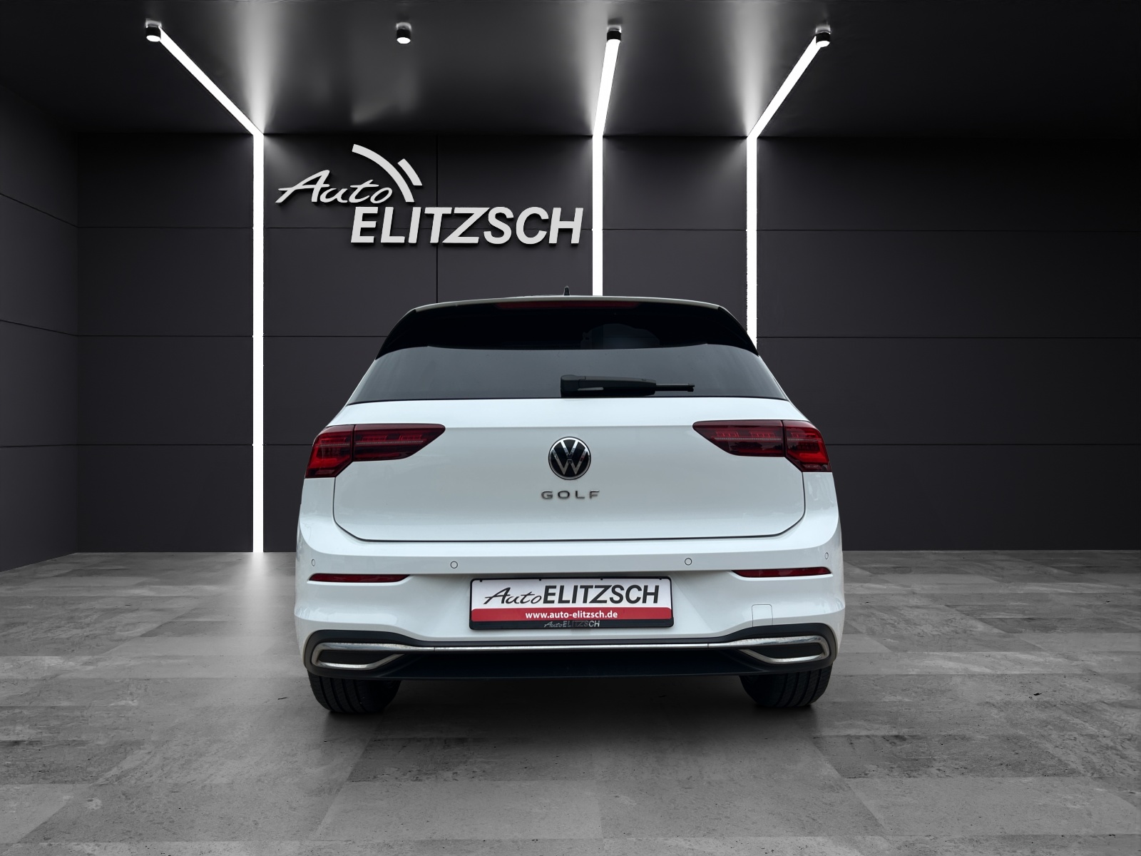 Fahrzeugabbildung Volkswagen Golf VIII TSI Style Matrix Navi ACC STHZ PDC SHZ