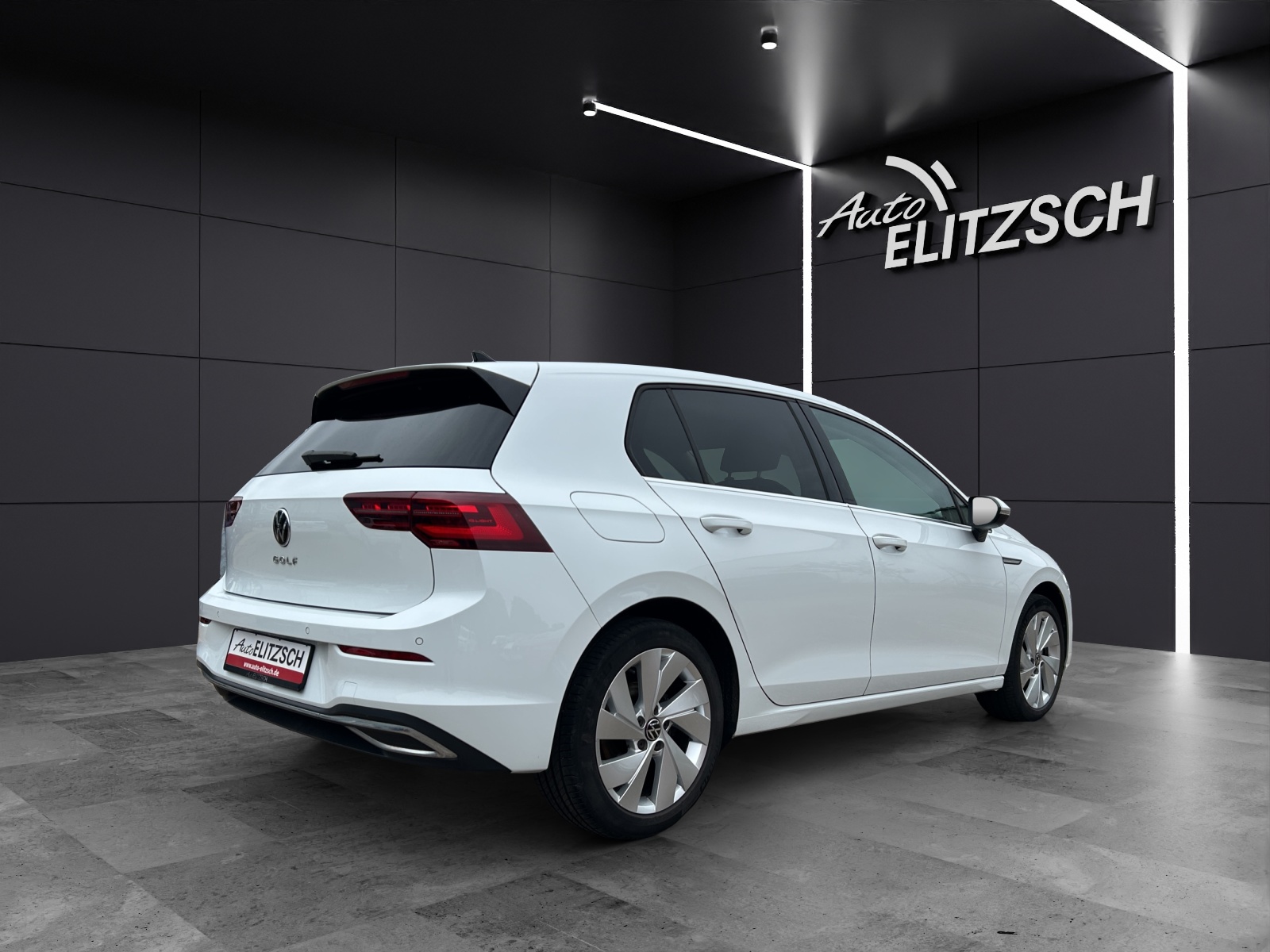 Fahrzeugabbildung Volkswagen Golf VIII TSI Style Matrix Navi ACC STHZ PDC SHZ