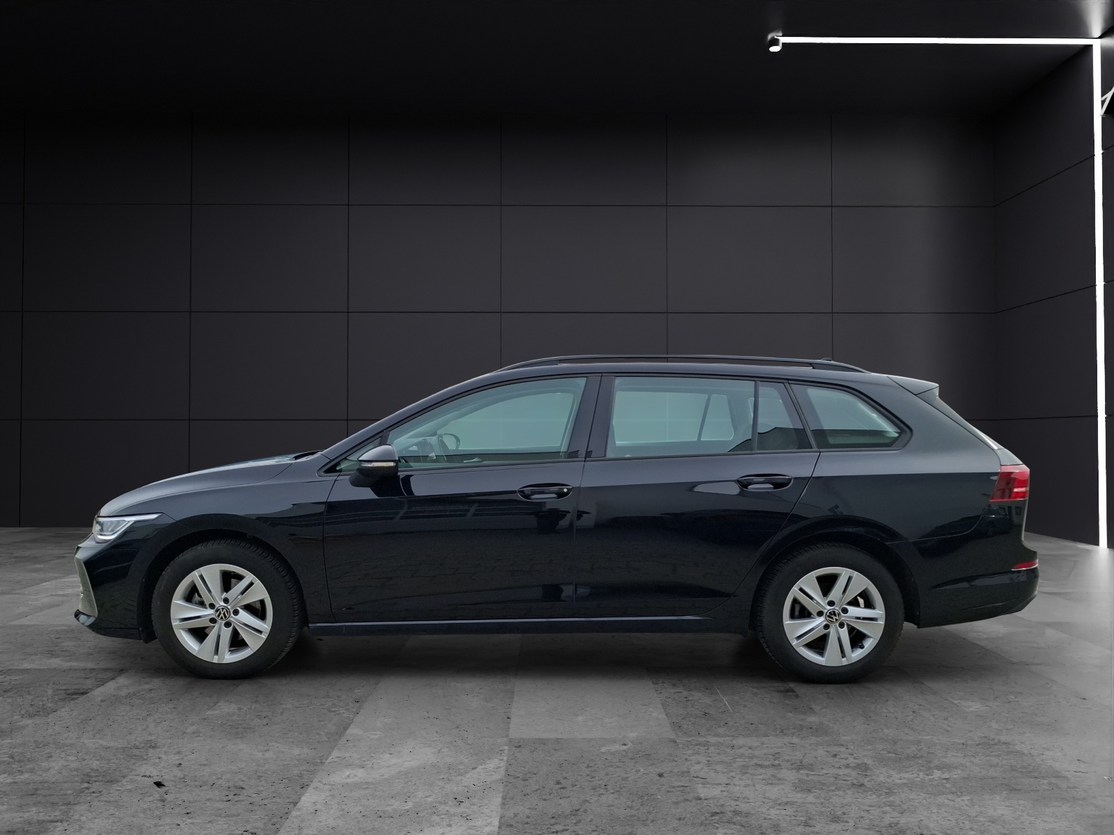 Fahrzeugabbildung Volkswagen Golf VIII Variant TSI Life Standhzg. LED Navi AID HUD ACC PDC SH LM