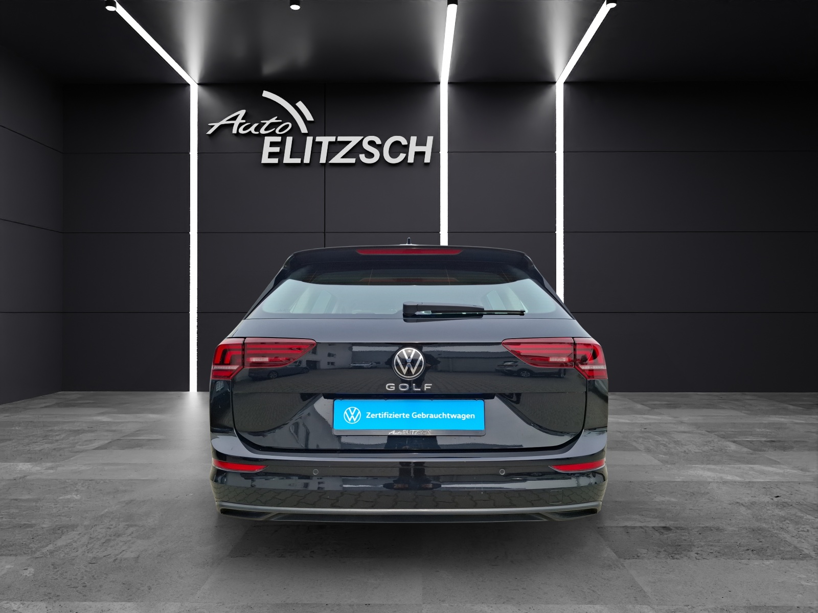 Fahrzeugabbildung Volkswagen Golf VIII Variant TSI Life Standhzg. LED Navi AID HUD ACC PDC SH LM