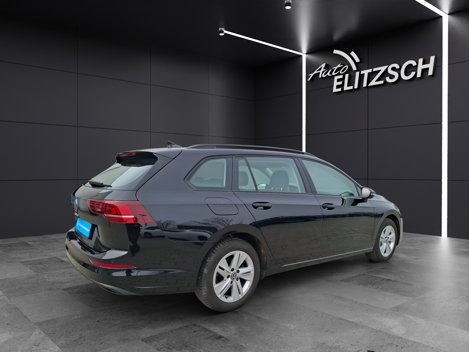 Fahrzeugabbildung Volkswagen Golf VIII Variant TSI Life Standhzg. LED Navi AID HUD ACC PDC SH LM