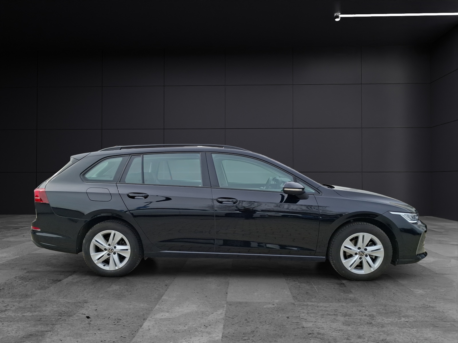 Fahrzeugabbildung Volkswagen Golf VIII Variant TSI Life Standhzg. LED Navi AID HUD ACC PDC SH LM