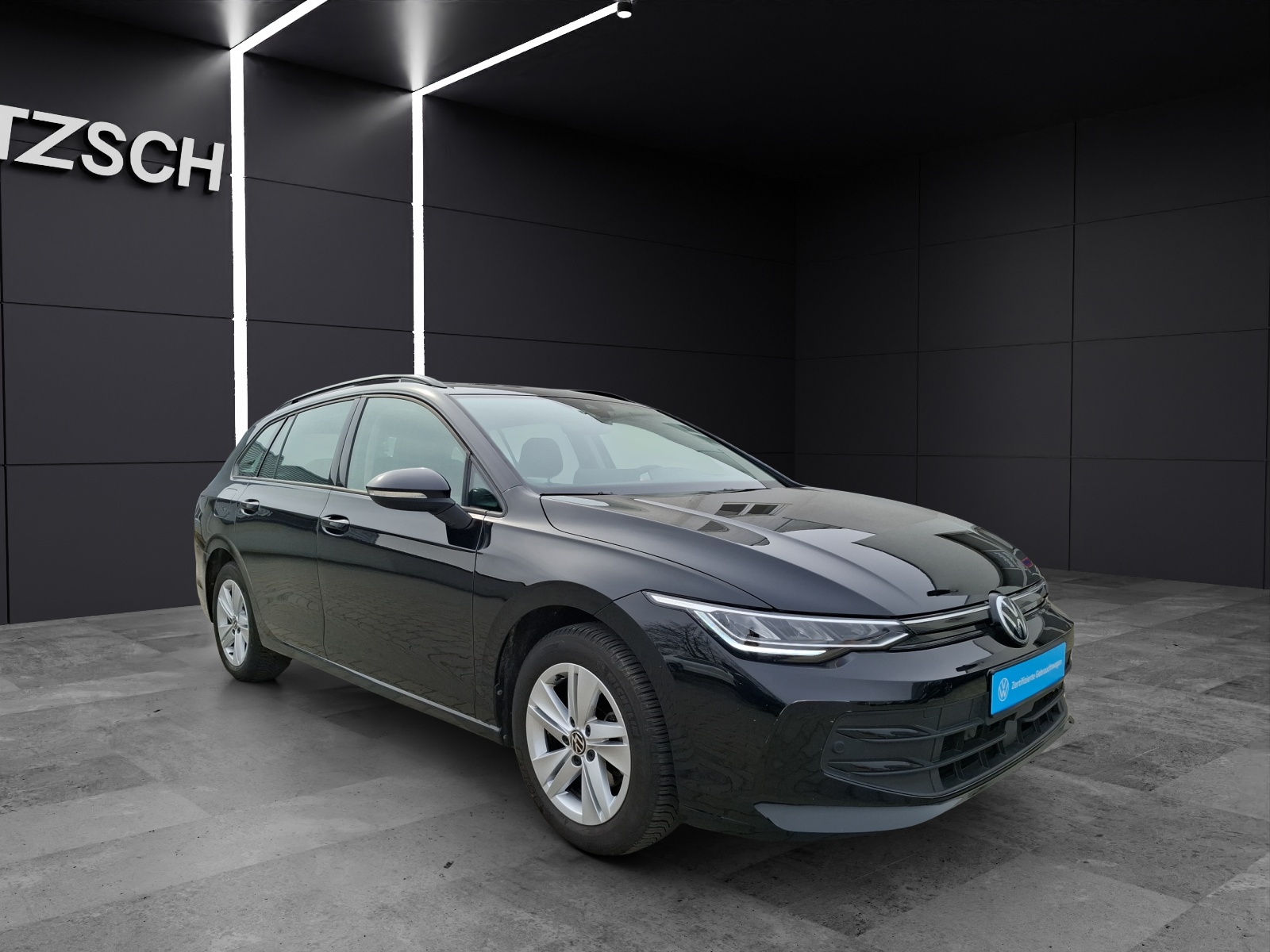 Fahrzeugabbildung Volkswagen Golf VIII Variant TSI Life Standhzg. LED Navi AID HUD ACC PDC SH LM