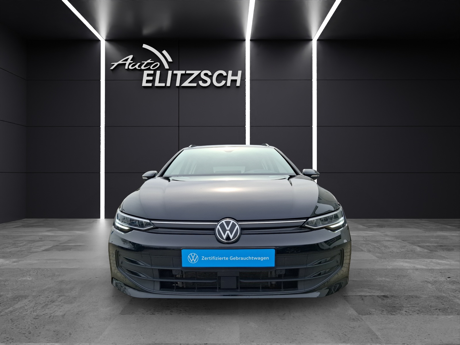 Fahrzeugabbildung Volkswagen Golf VIII Variant TSI Life Standhzg. LED Navi AID HUD ACC PDC SH LM