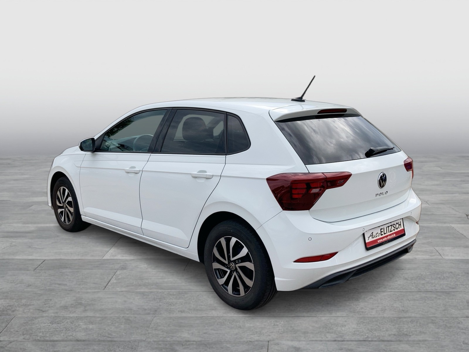 Fahrzeugabbildung Volkswagen Polo TSI Active DSG LED Navi ACC PDC SH