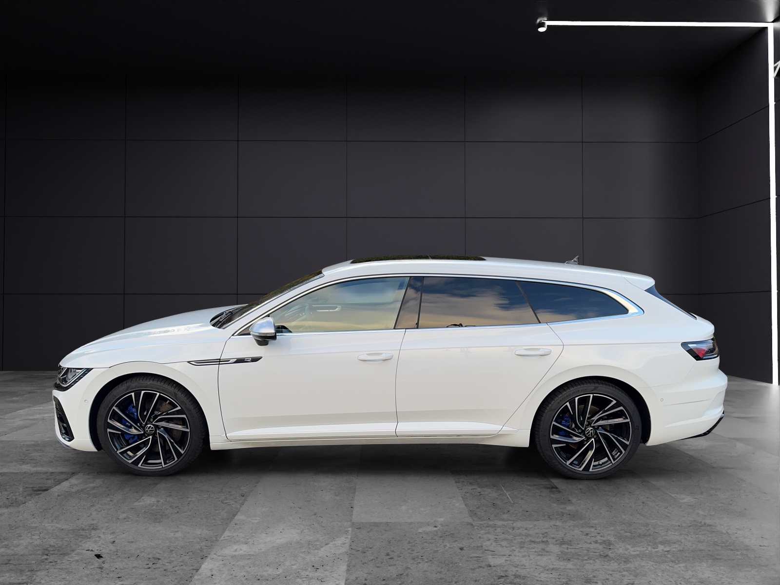 Fahrzeugabbildung Volkswagen Arteon SB R 4M TSI LED PANO RFK ACC DCC HUD
