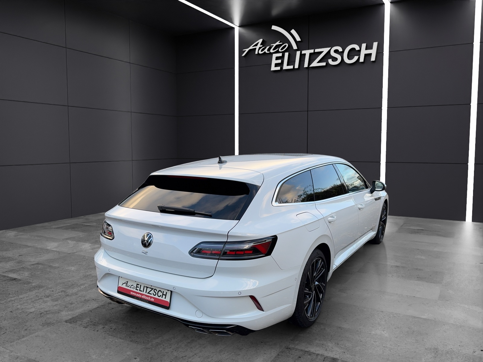 Fahrzeugabbildung Volkswagen Arteon SB R 4M TSI LED PANO RFK ACC DCC HUD
