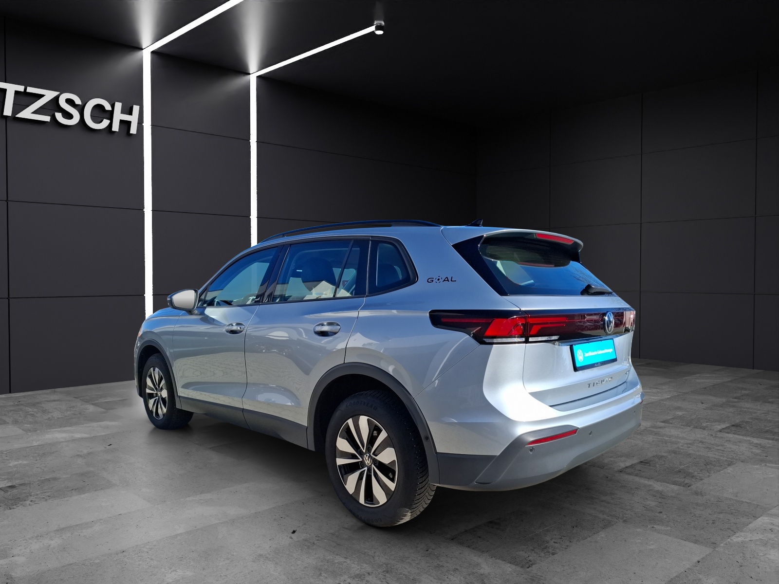 Fahrzeugabbildung Volkswagen Tiguan TDI Goal DSG 4M Standhzg LED AHK Navi AID ACC RFK SH