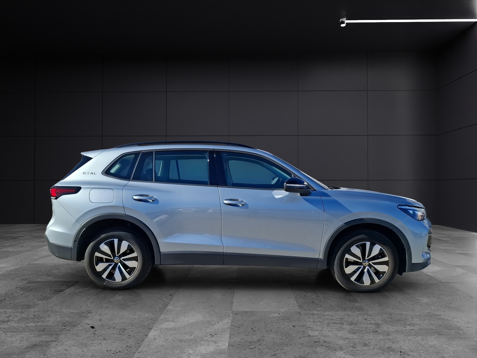 Fahrzeugabbildung Volkswagen Tiguan TDI Goal DSG 4M Standhzg LED AHK Navi AID ACC RFK SH