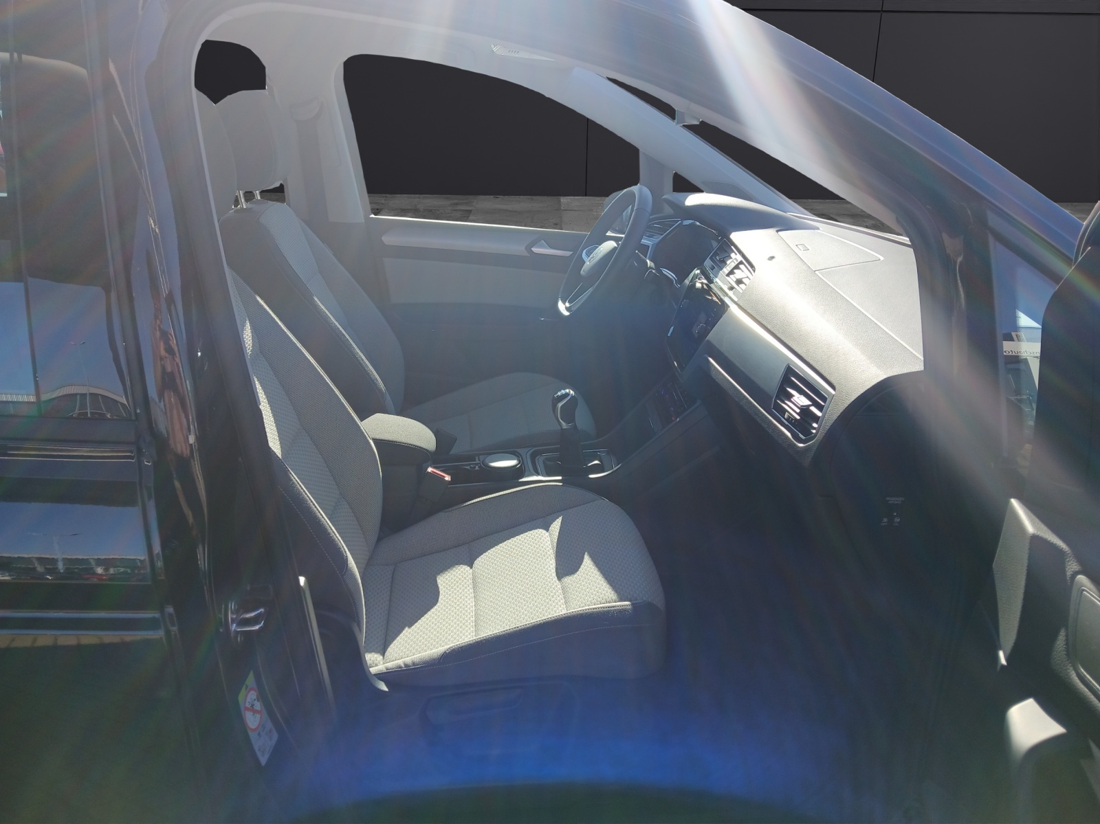 Fahrzeugabbildung Volkswagen Touran TSI Comfortline 7-Si Navi AID ACC PDC SH LM