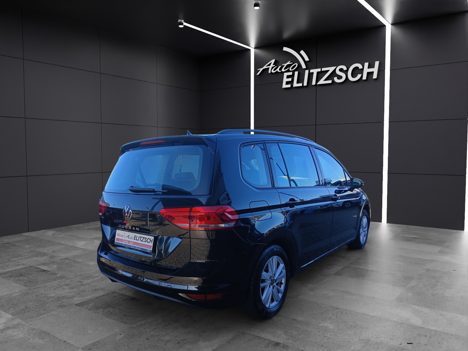 Fahrzeugabbildung Volkswagen Touran TSI Comfortline 7-Si Navi AID ACC PDC SH LM