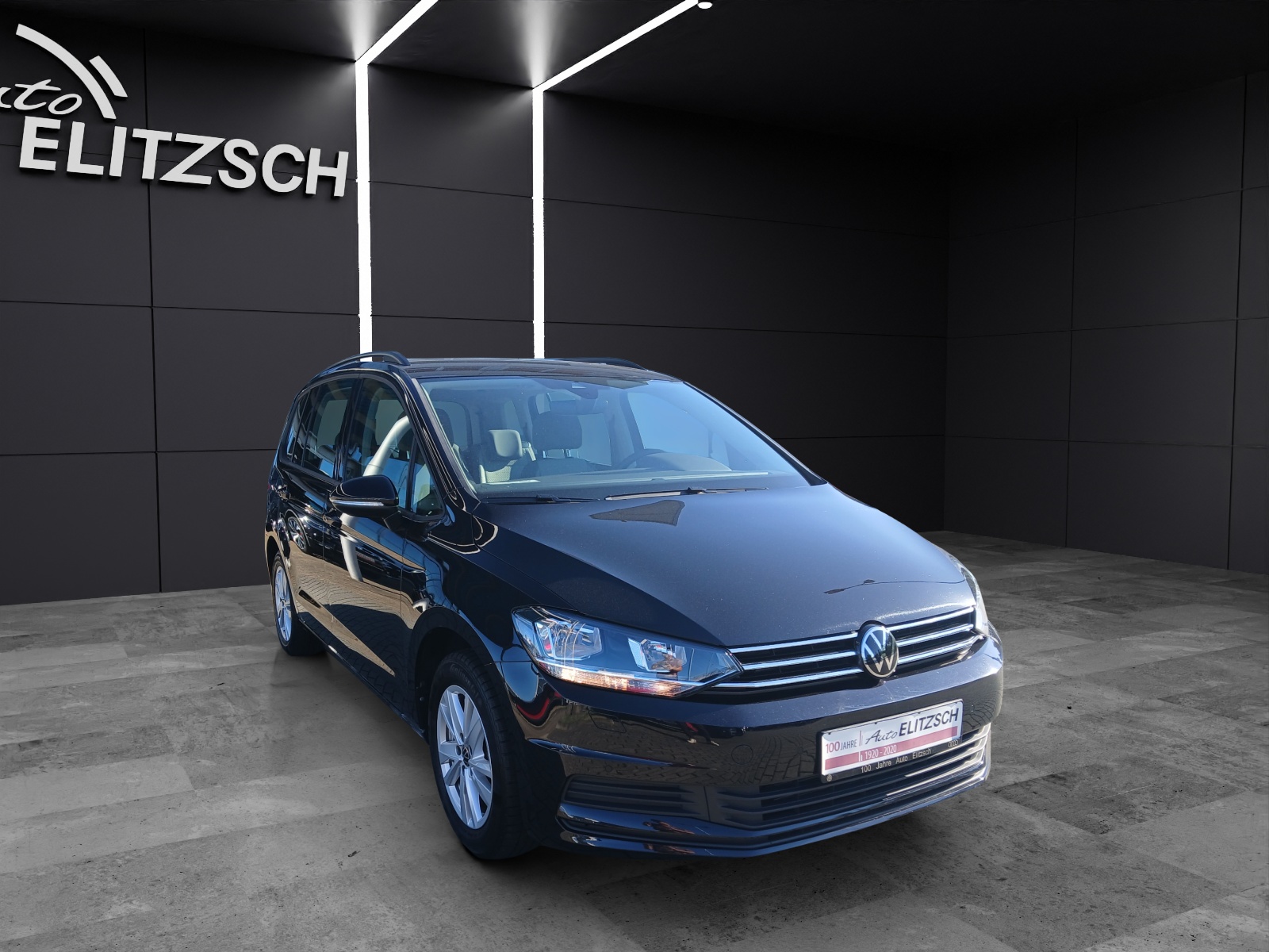 Fahrzeugabbildung Volkswagen Touran TSI Comfortline 7-Si Navi AID ACC PDC SH LM