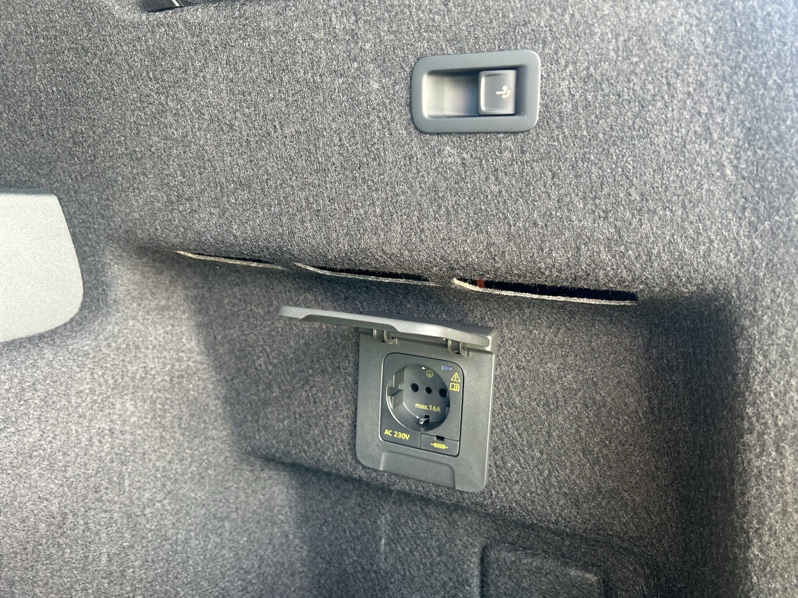 Fahrzeugabbildung SKODA Peaq Selection 90 MATRIX Sonos DCC