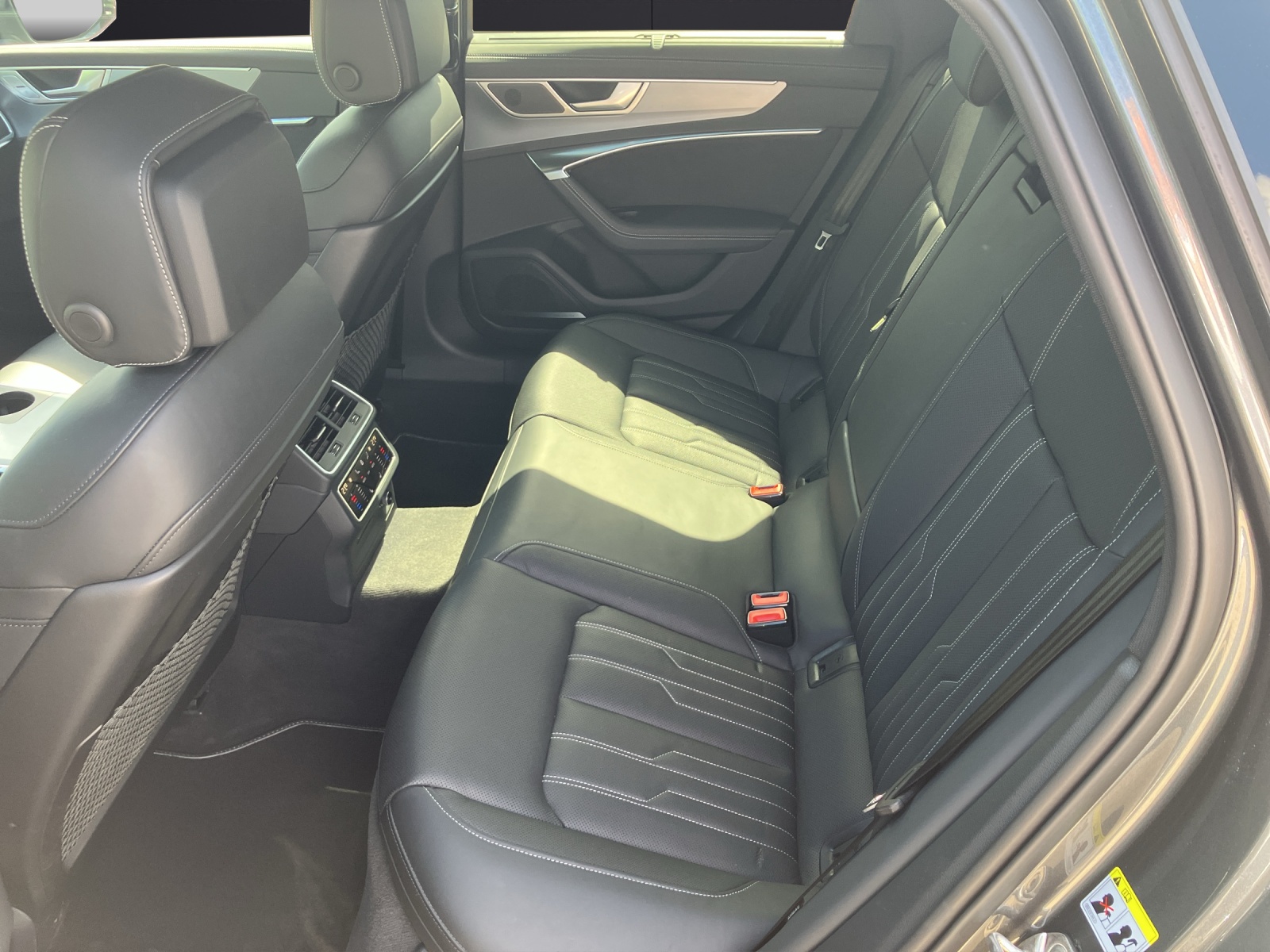 Fahrzeugabbildung Audi S6 Avant TDI quattro Matrix Navi ACC AHK STHZG