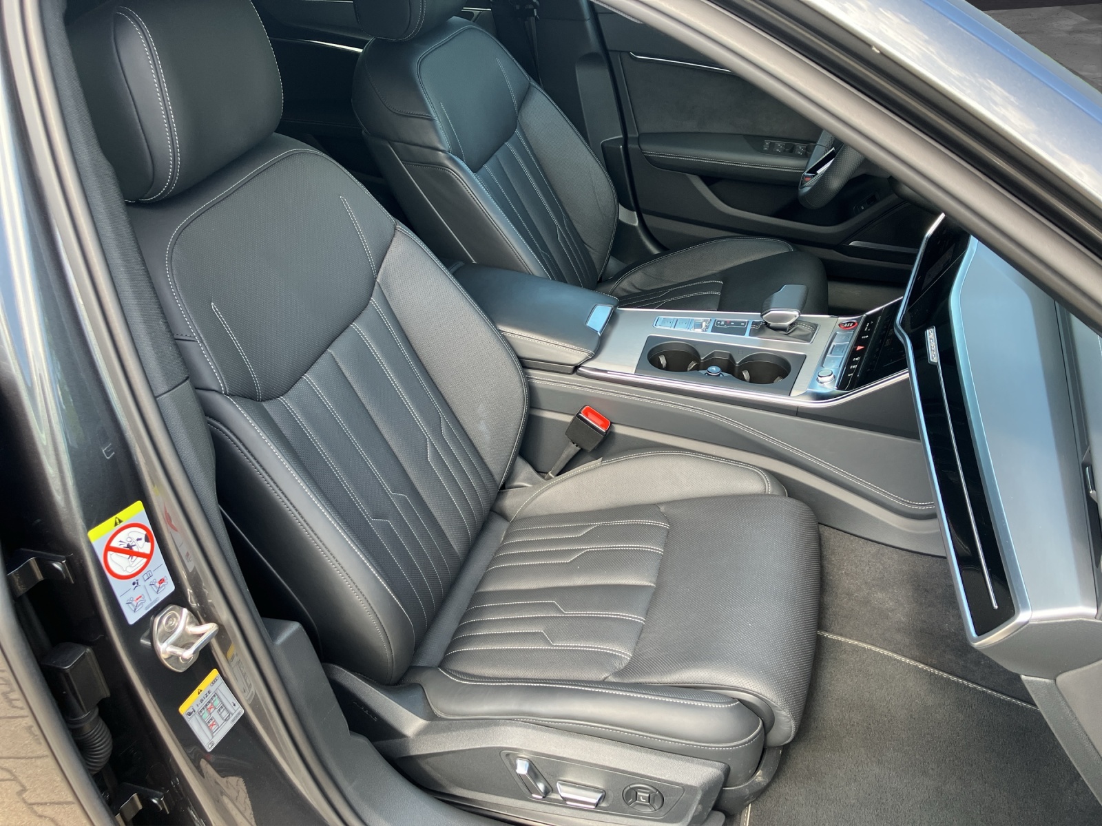 Fahrzeugabbildung Audi S6 Avant TDI quattro Matrix Navi ACC AHK STHZG