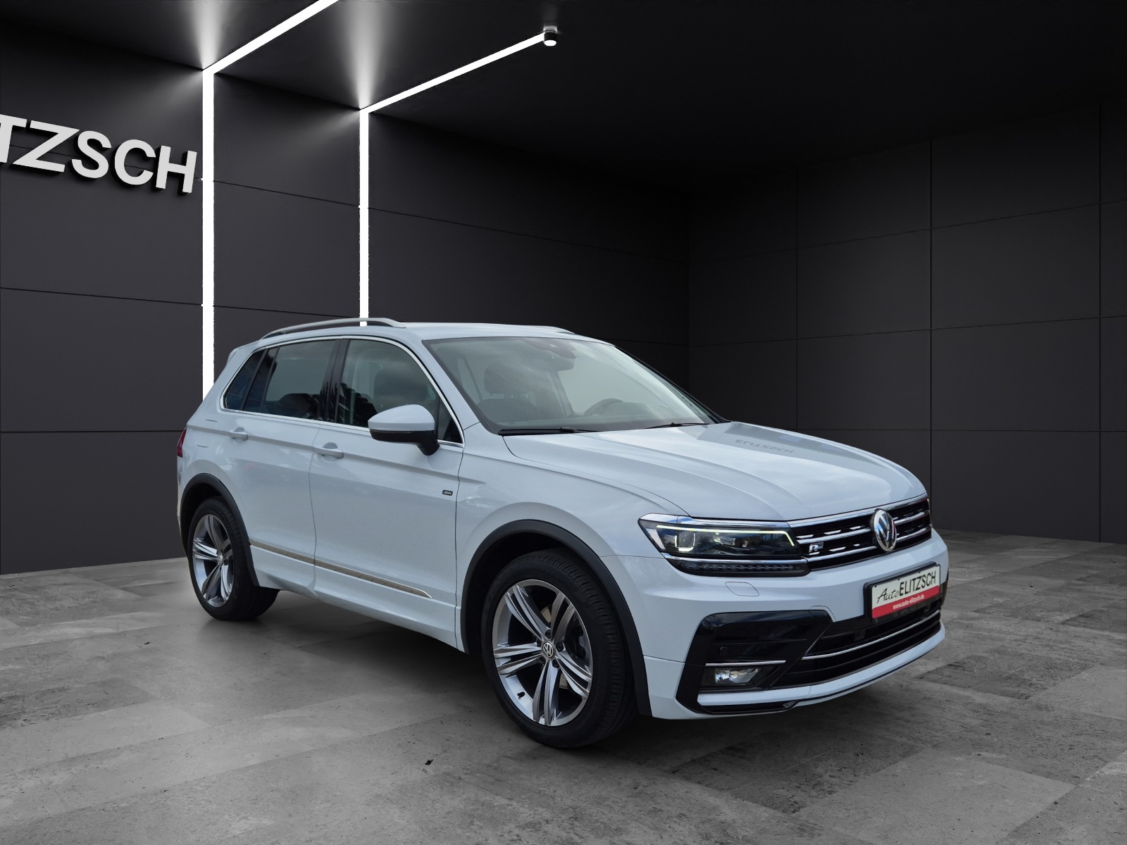 Fahrzeugabbildung Volkswagen Tiguan 2.0 TDI DSG R-Line AHK LED HuD Navi ACC