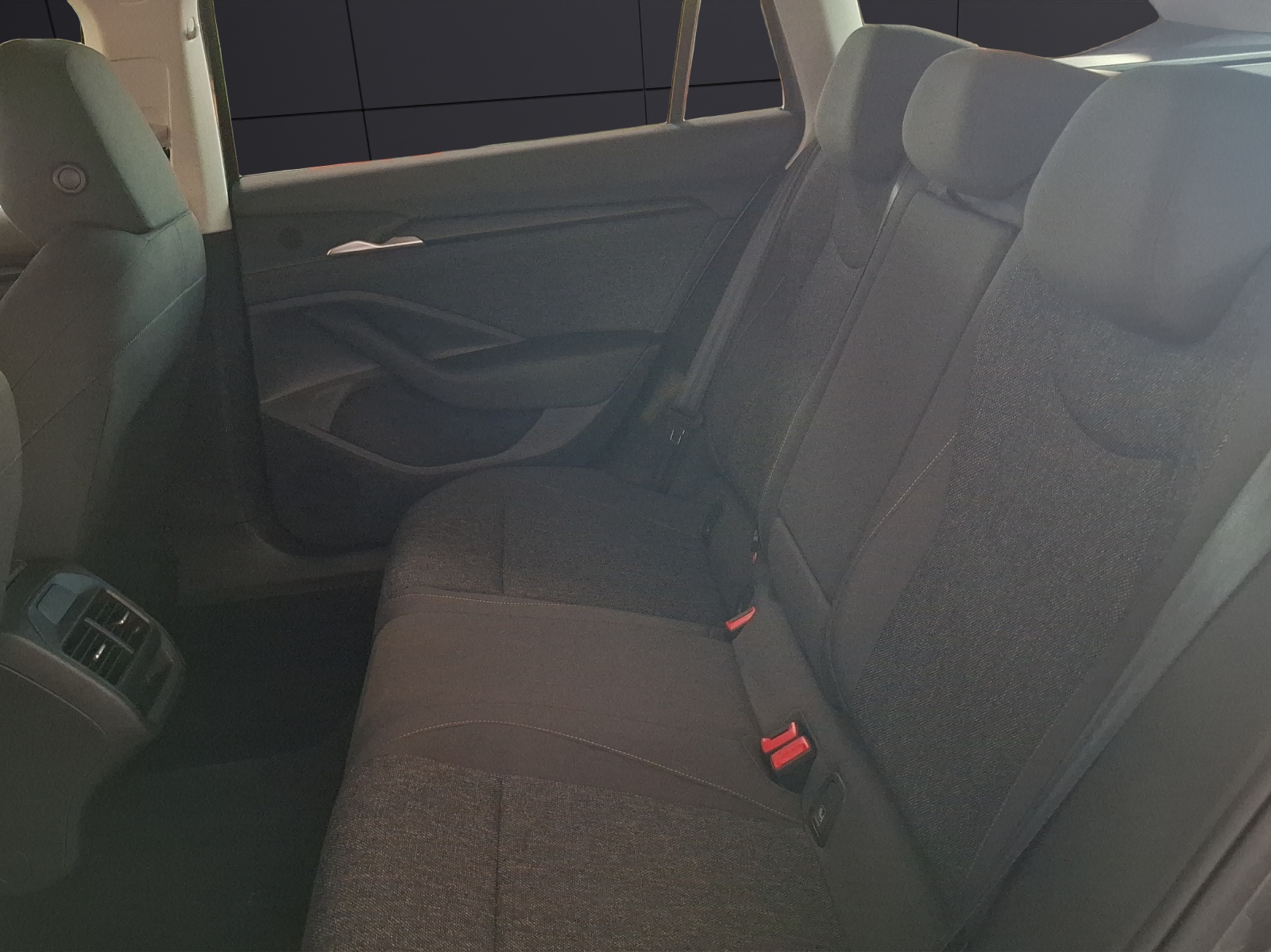 Fahrzeugabbildung SKODA Superb Combi TSI Essence DSG LED Navi VC ACC RFK SH